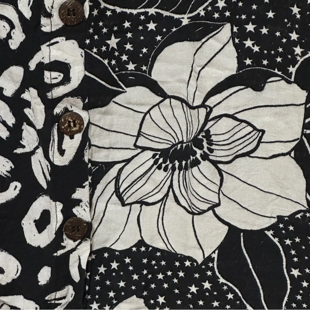 Farm Rio for Anthropologie Button Down Print Black White Surf Shirt Size Small - Picture 5 of 13